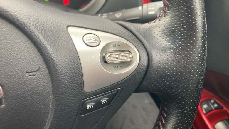 Nissan Juke 1.5 dCi Tekna 5dr Diesel Hatchback